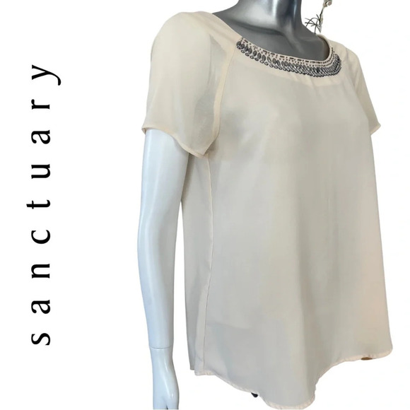 🛍️3/$40 Sanctuary Cream  Blouse Beaded Neckline Short Sleeve Size Small - Picture 5 of 7